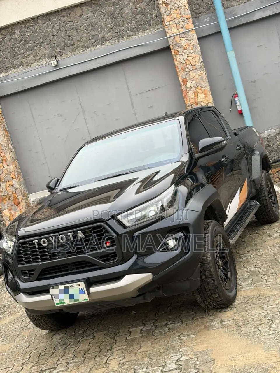 Toyota Hilux 2024 Black