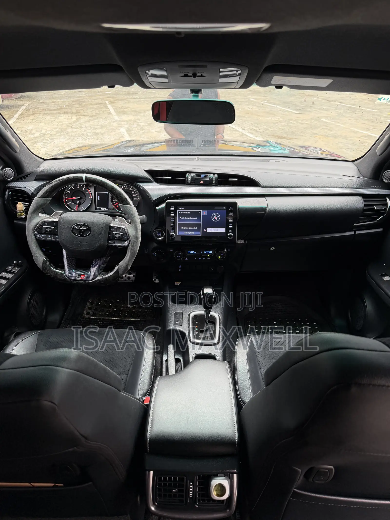 Toyota Hilux 2024 Black