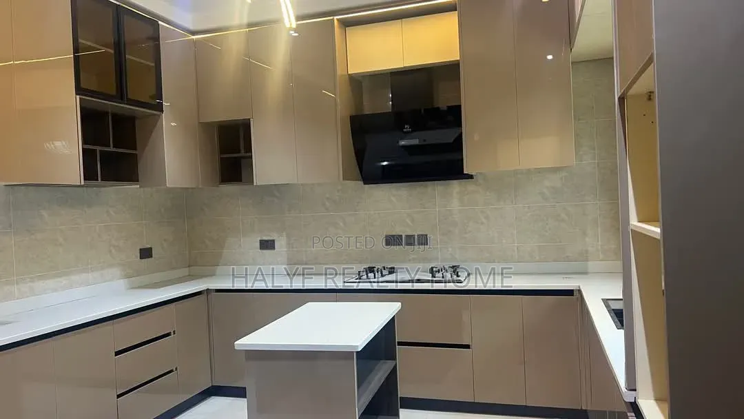 4bdrm Duplex in Zone 1 for rent