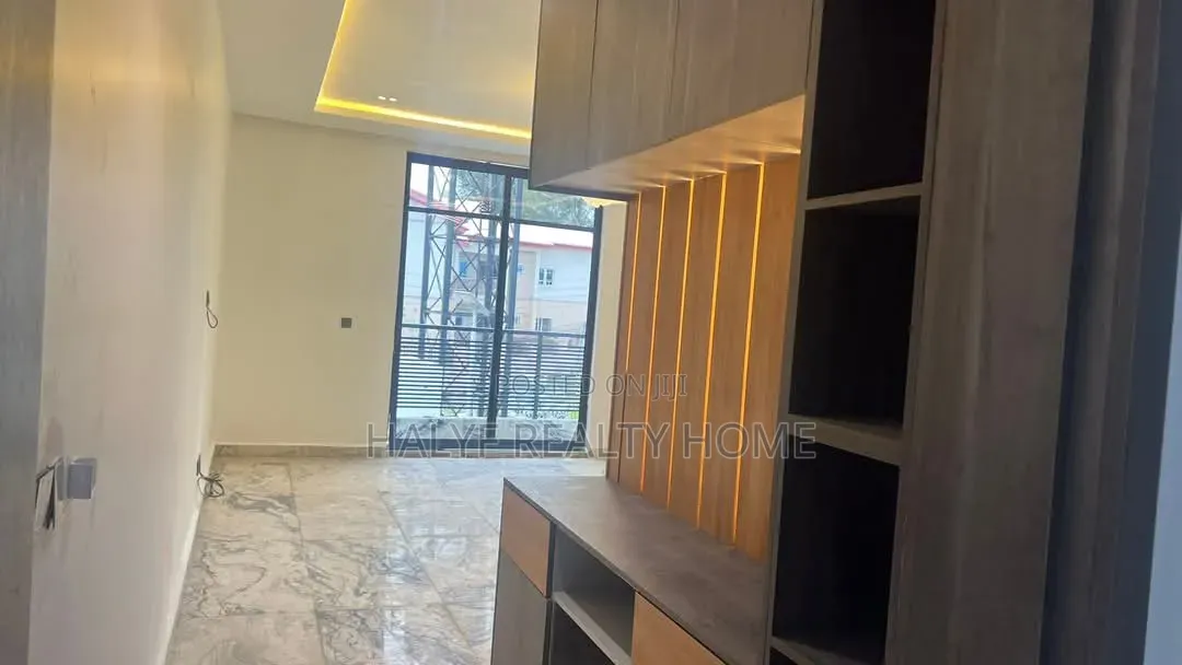 4bdrm Duplex in Zone 1 for rent