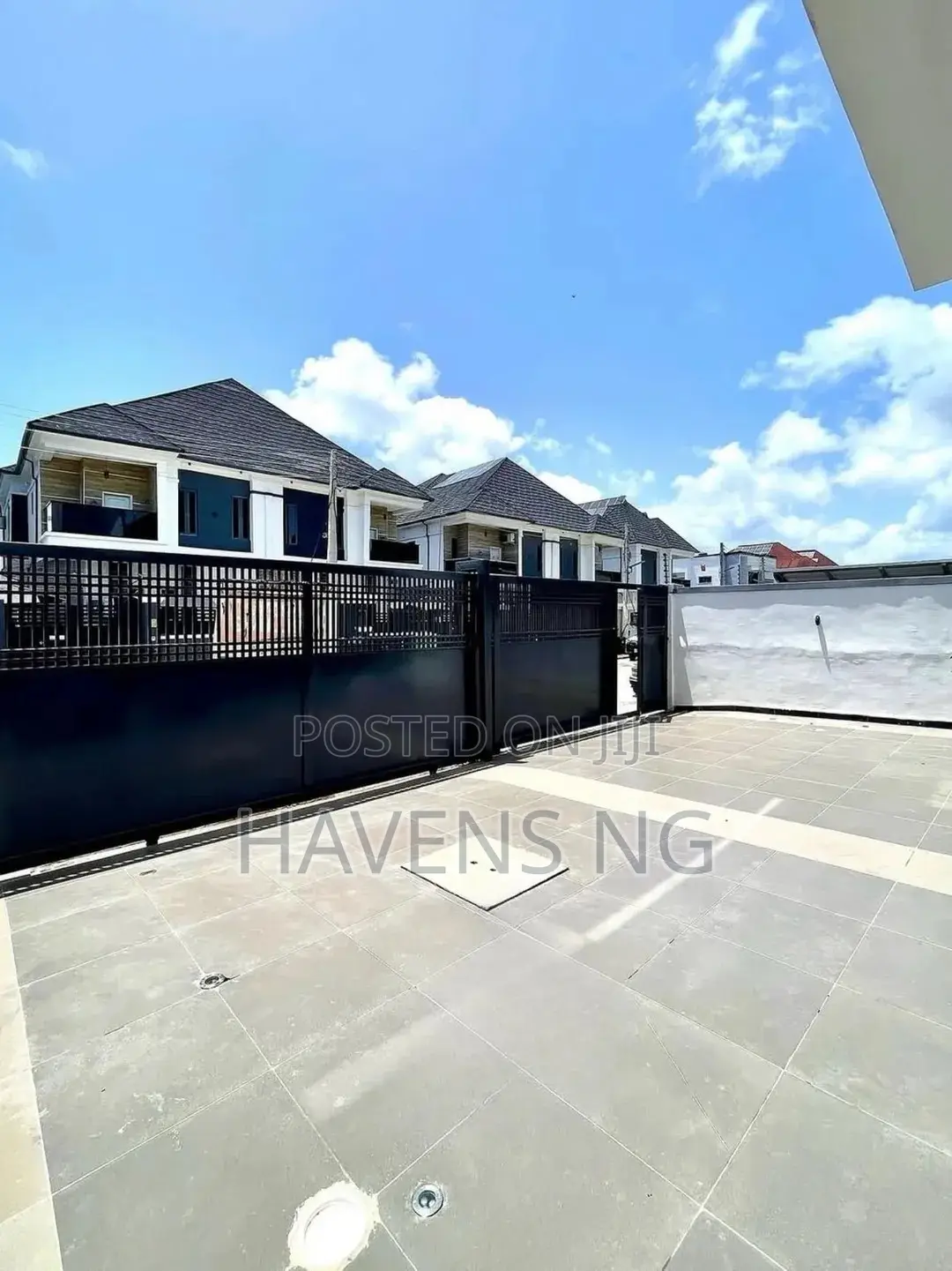 5bdrm Duplex in Ikota for sale