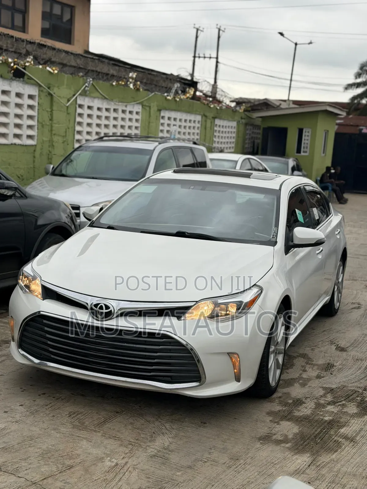 Toyota Avalon XLE Premium 4dr Sedan (3.5L 6cyl 6A) 2014 White