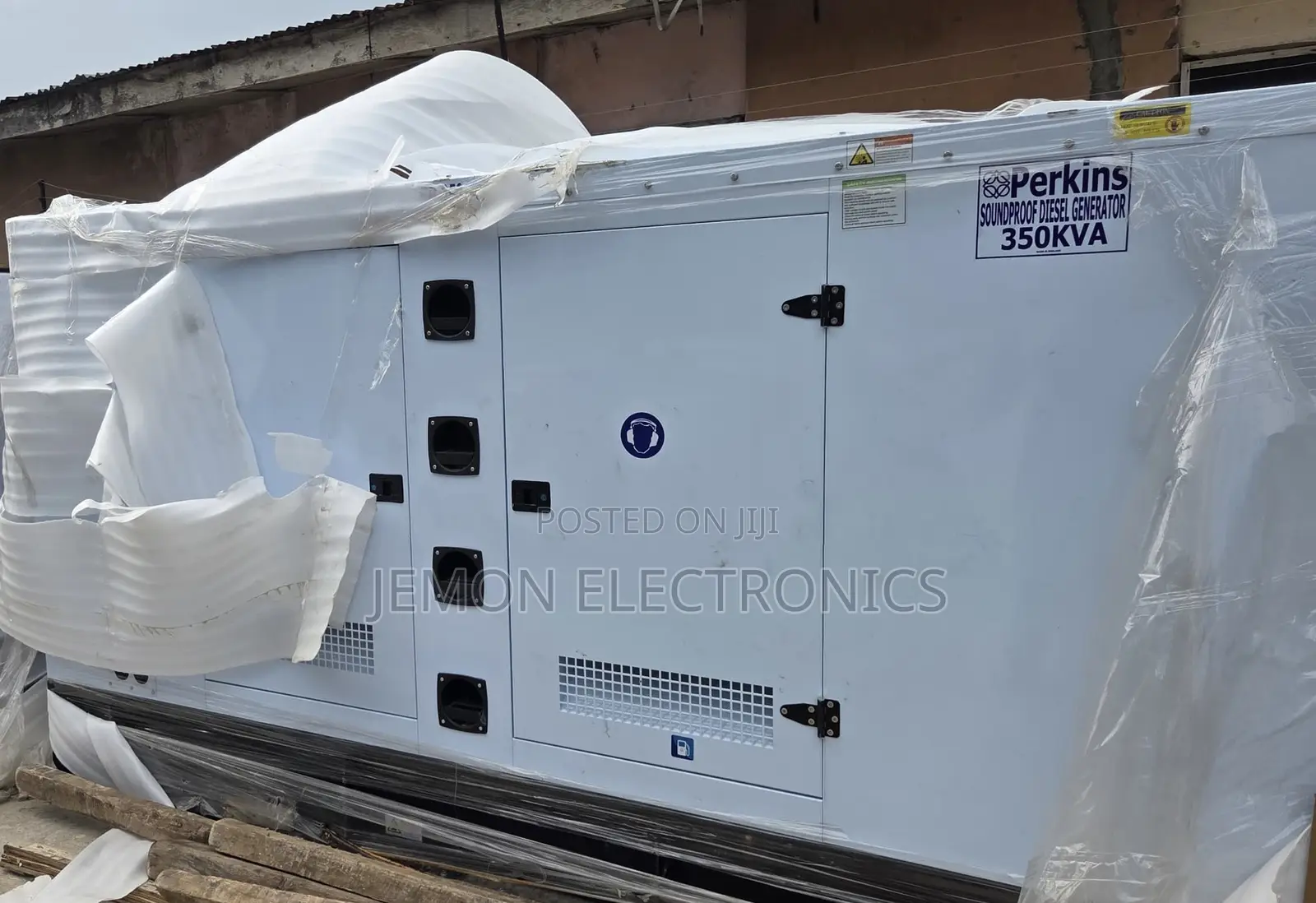 350kva Perkins Soundproof Generator – 100% Reliable Power