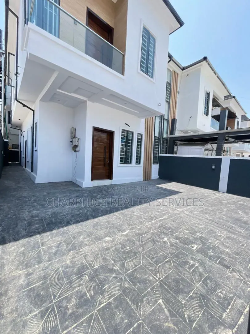 4bdrm Duplex in Ikota for rent