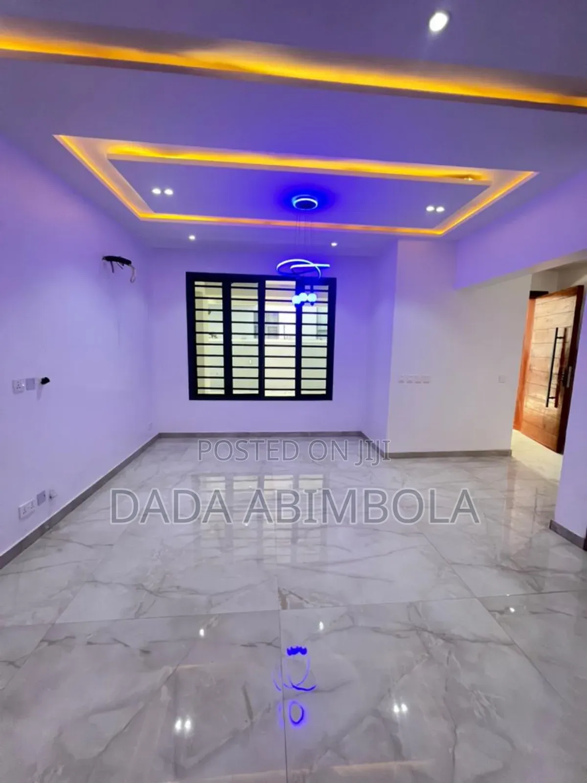 4bdrm Duplex in Chevron for sale