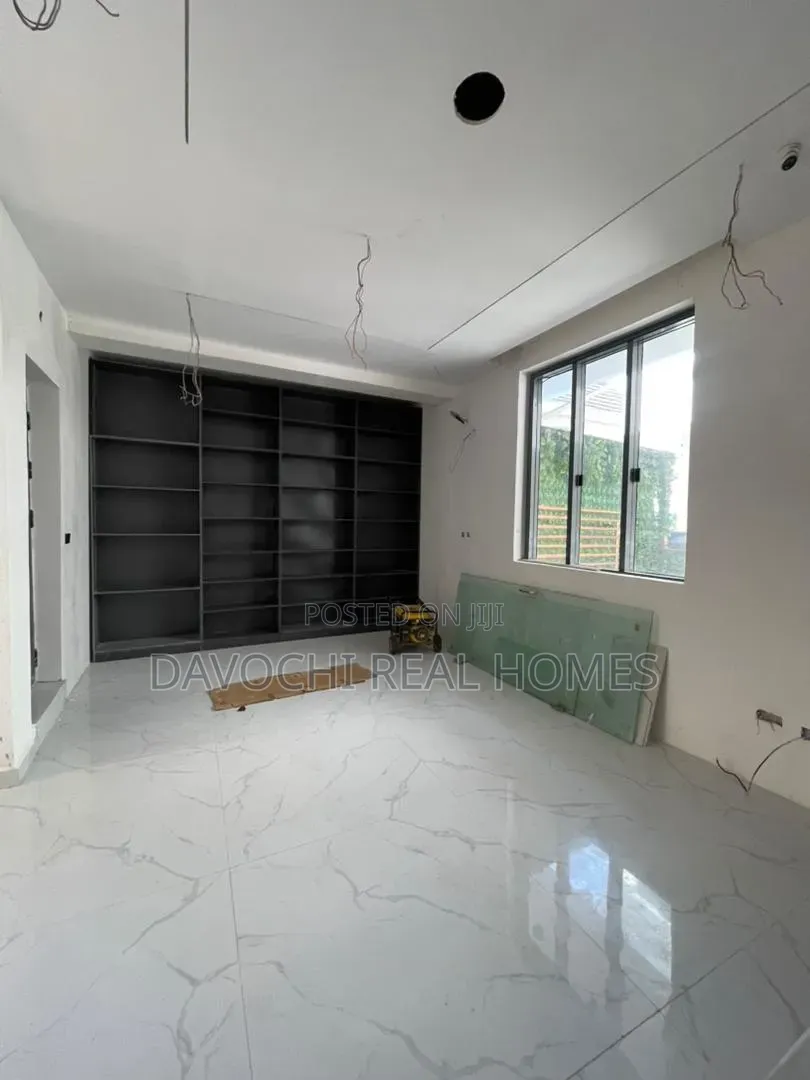 5bdrm Duplex in Ikate for sale