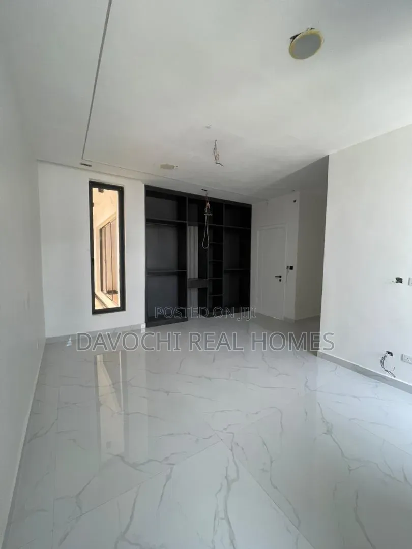 5bdrm Duplex in Ikate for sale