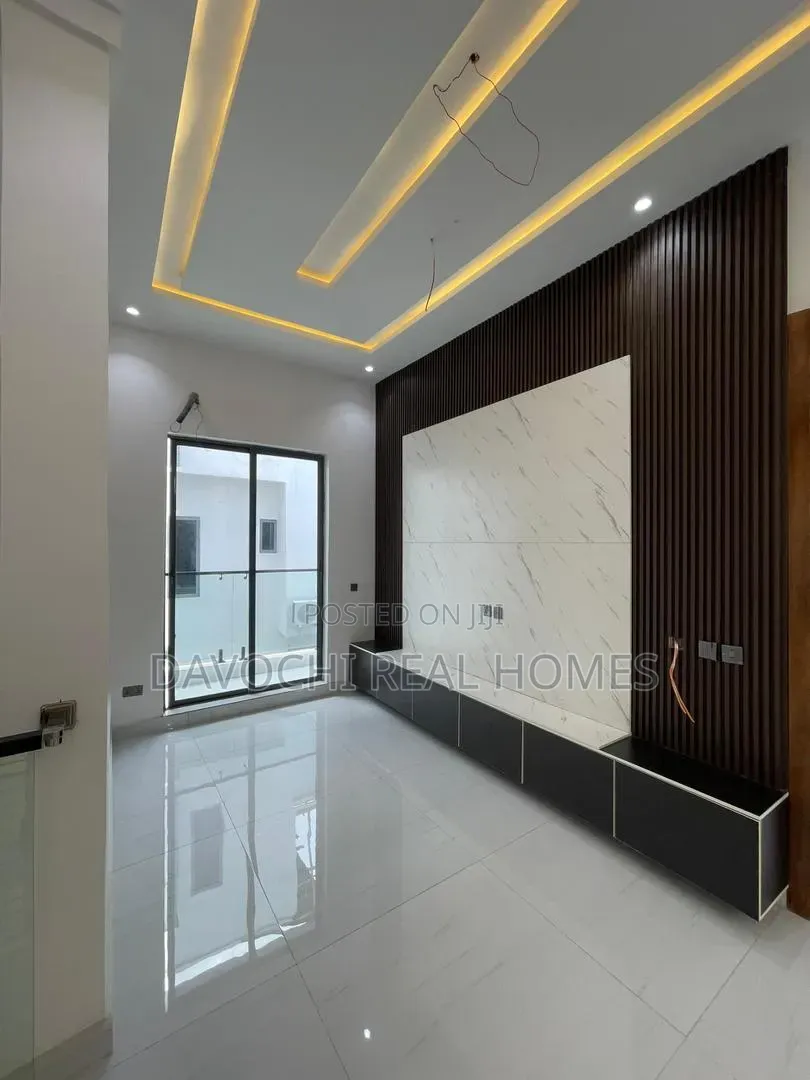6bdrm Duplex in Osapa london for sale
