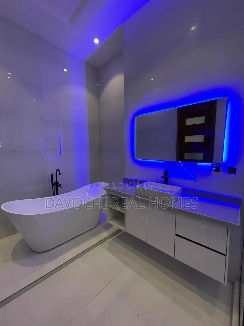 6bdrm Duplex in Osapa london for sale