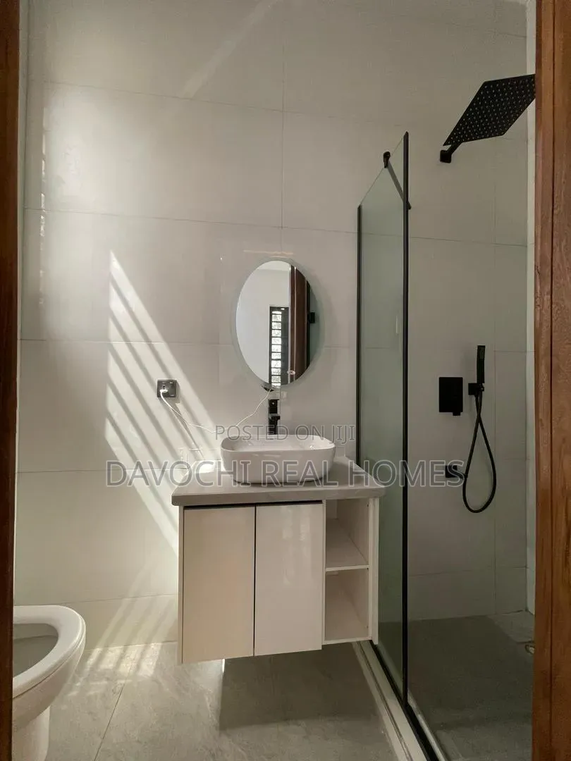6bdrm Duplex in Osapa london for sale