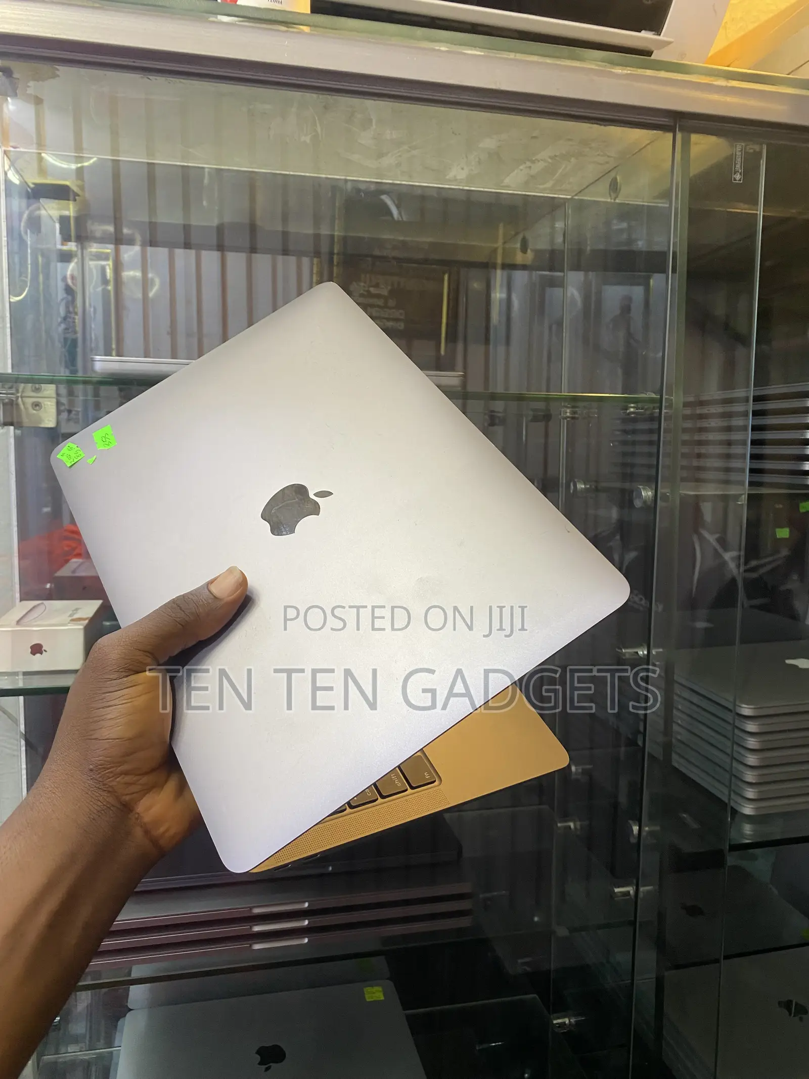 Laptop Apple MacBook Air 2020 8GB Intel Core i5 SSD 256GB