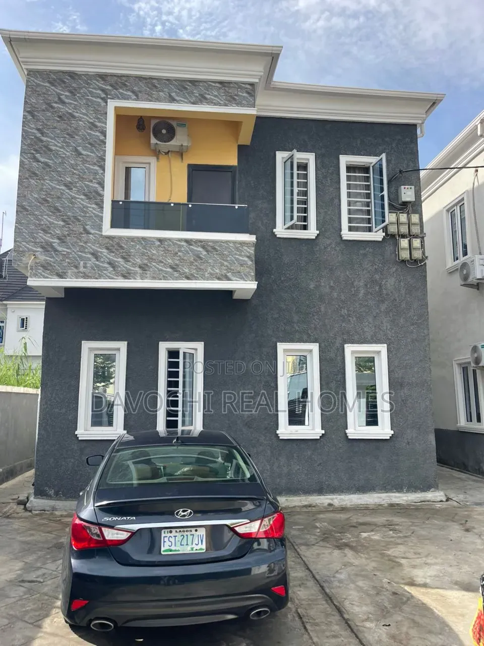 2bdrm Apartment in Lekki Phase 1 for rent