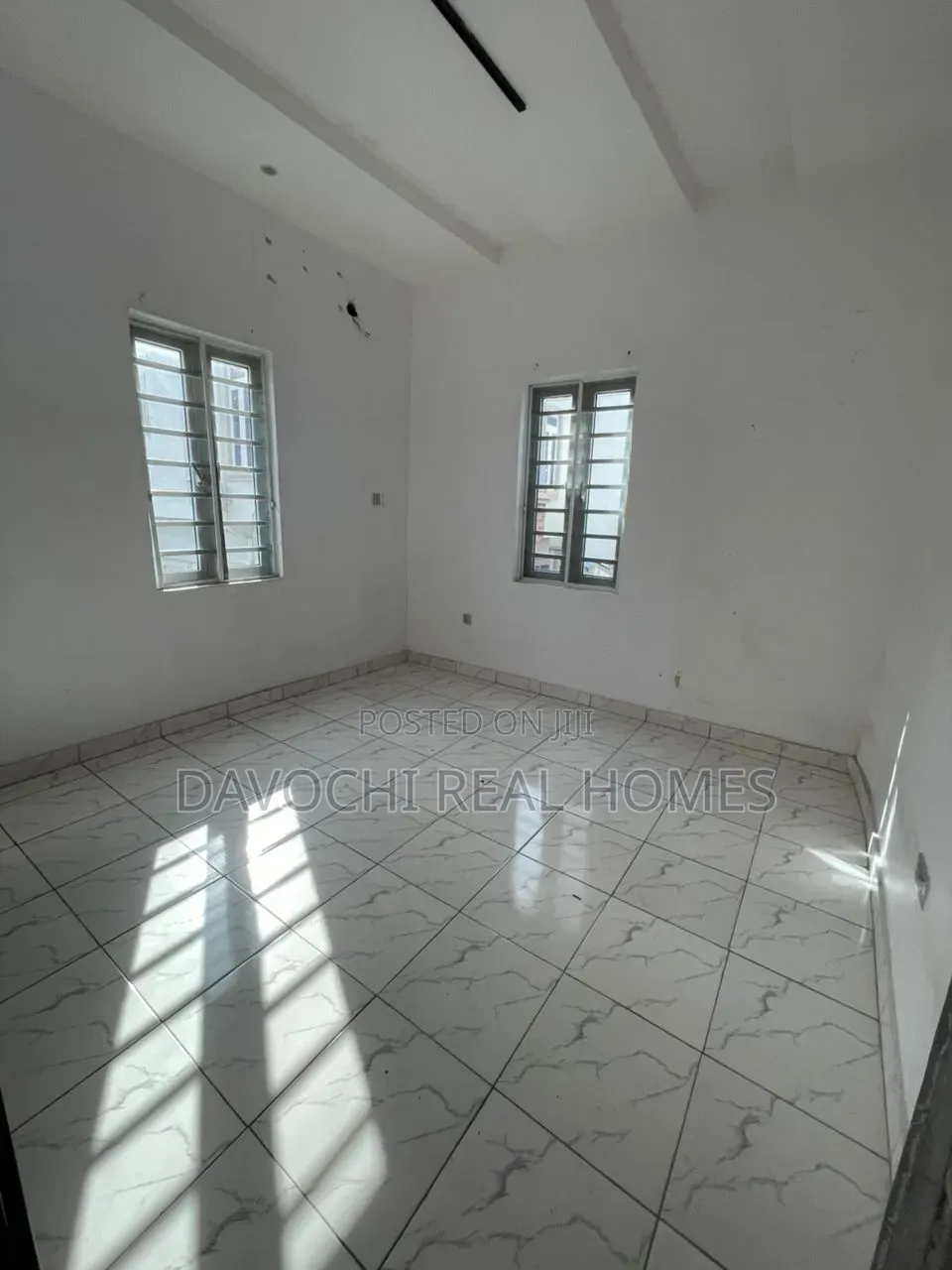 2bdrm Apartment in Lekki Phase 1 for rent