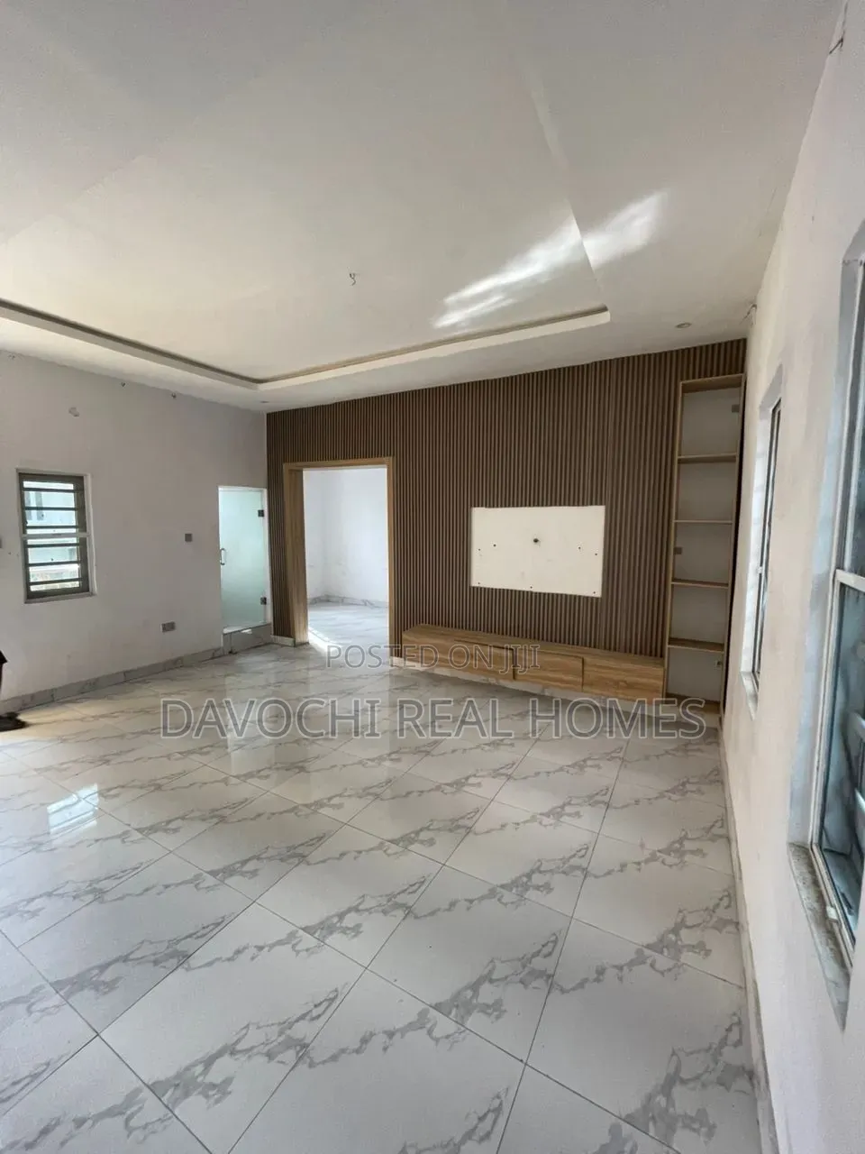 2bdrm Apartment in Lekki Phase 1 for rent