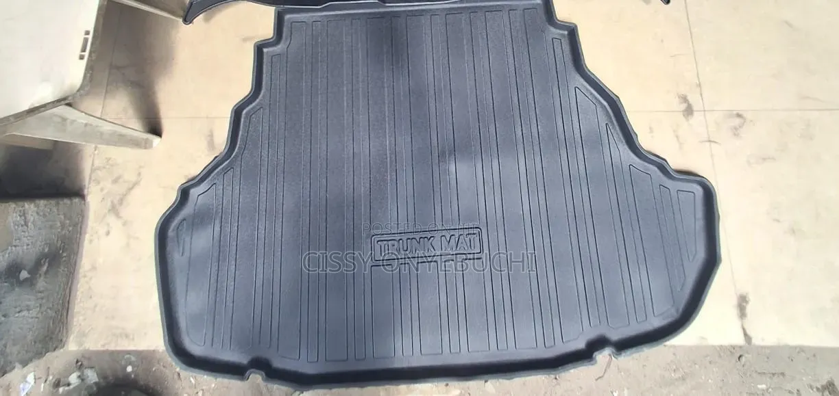 Toyota Venza Trunk Mat