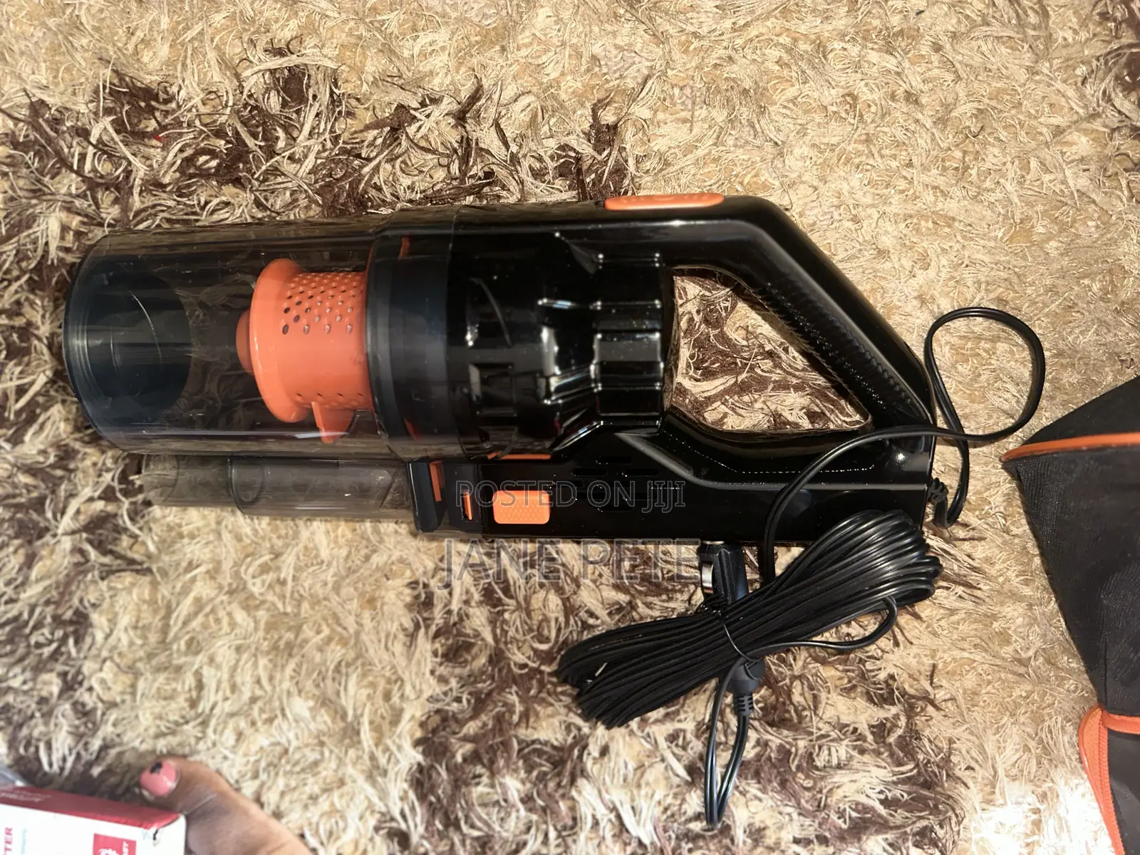 Rechargeable Battery Black and Red Handle Car Vacuum Cleaner