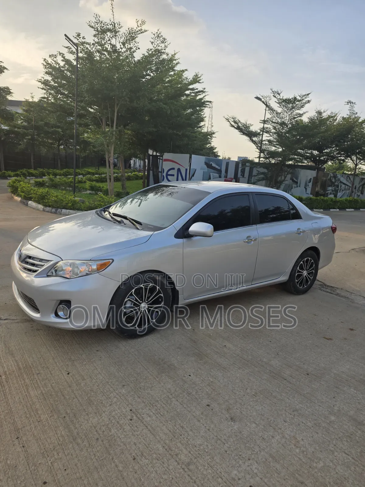 Toyota Corolla LE 4dr Sedan (1.8L 4cyl 4A) 2011 Silver