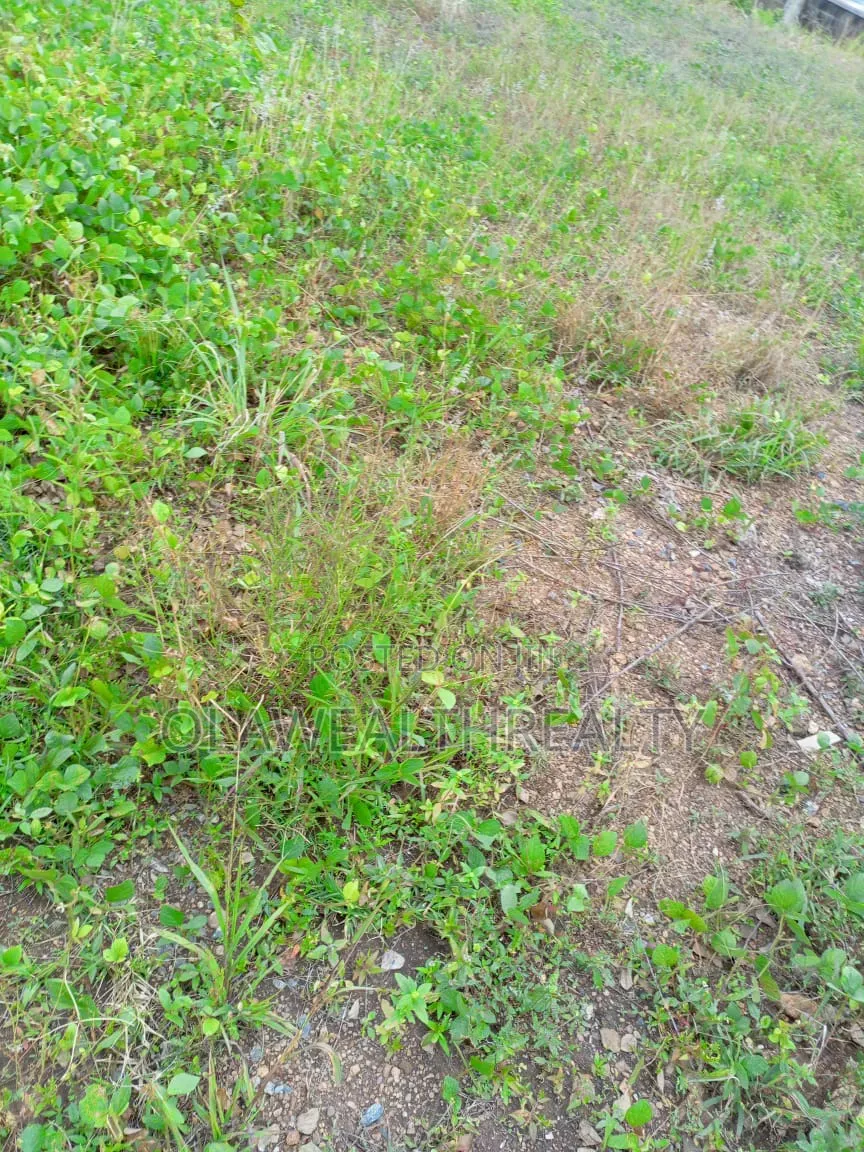 10 Plots of Land at Kuruduma
