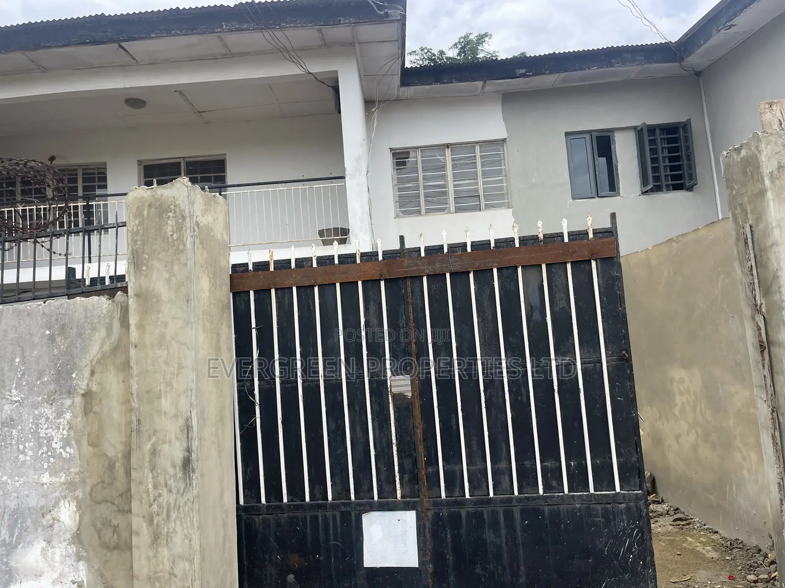 4 Bedroom Property for Commercial Purpose