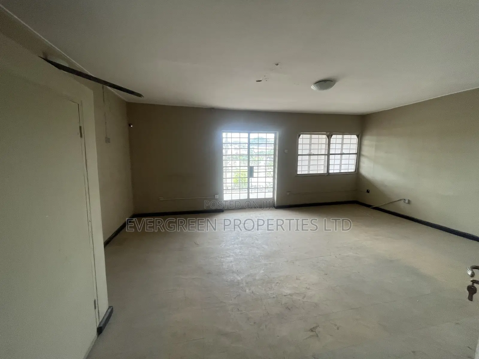 4 Bedroom Property for Commercial Purpose