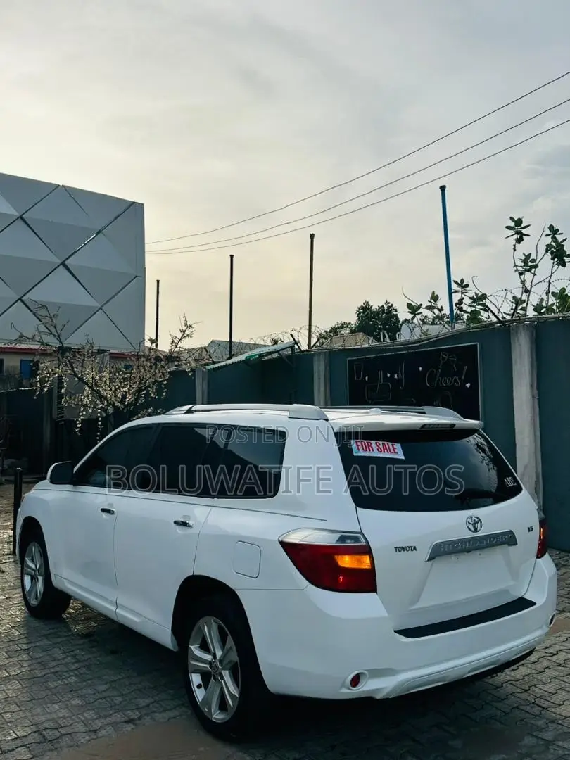 Toyota Highlander Limited 2009 White