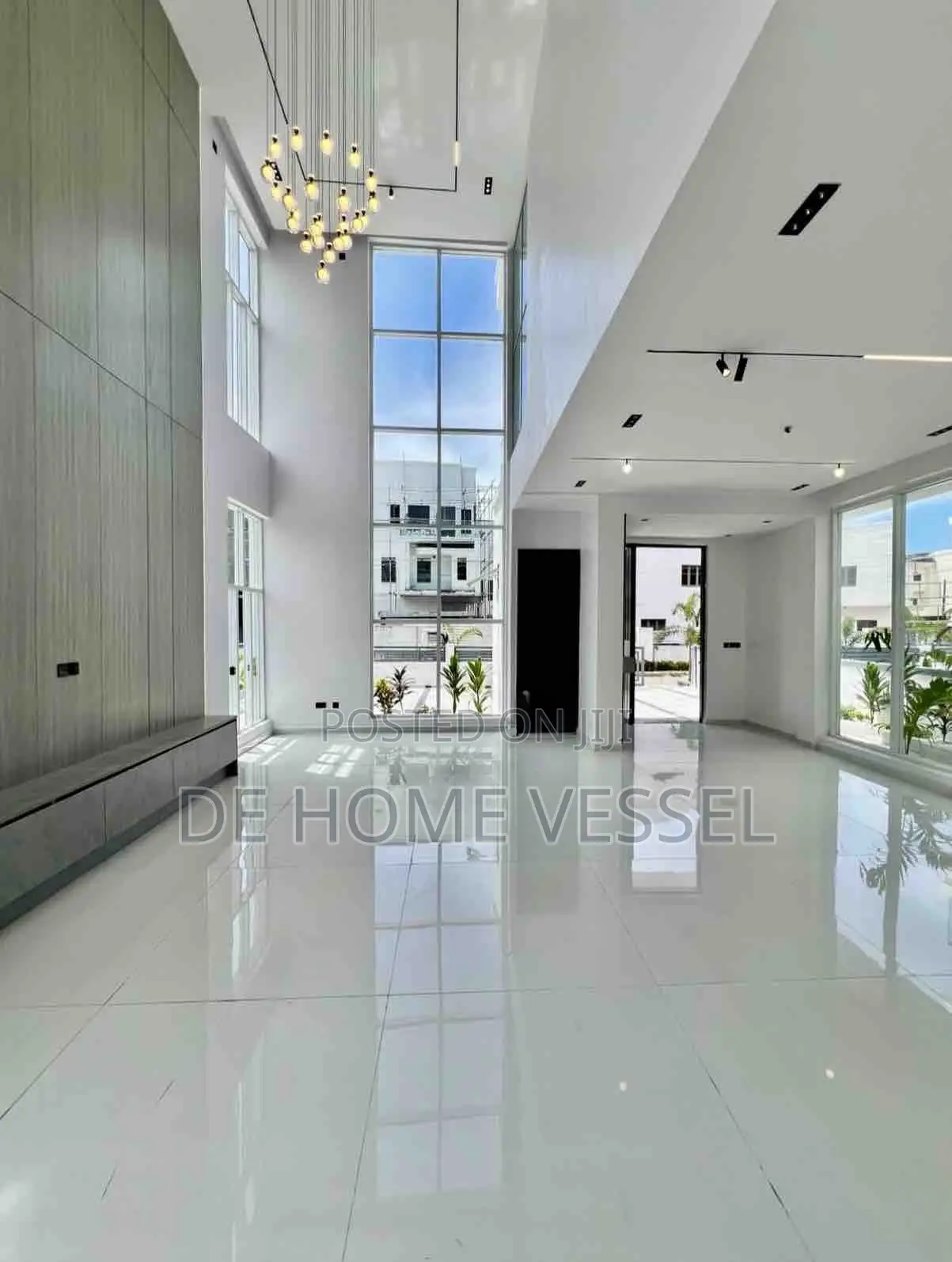 5bdrm Duplex in Osapa london for sale