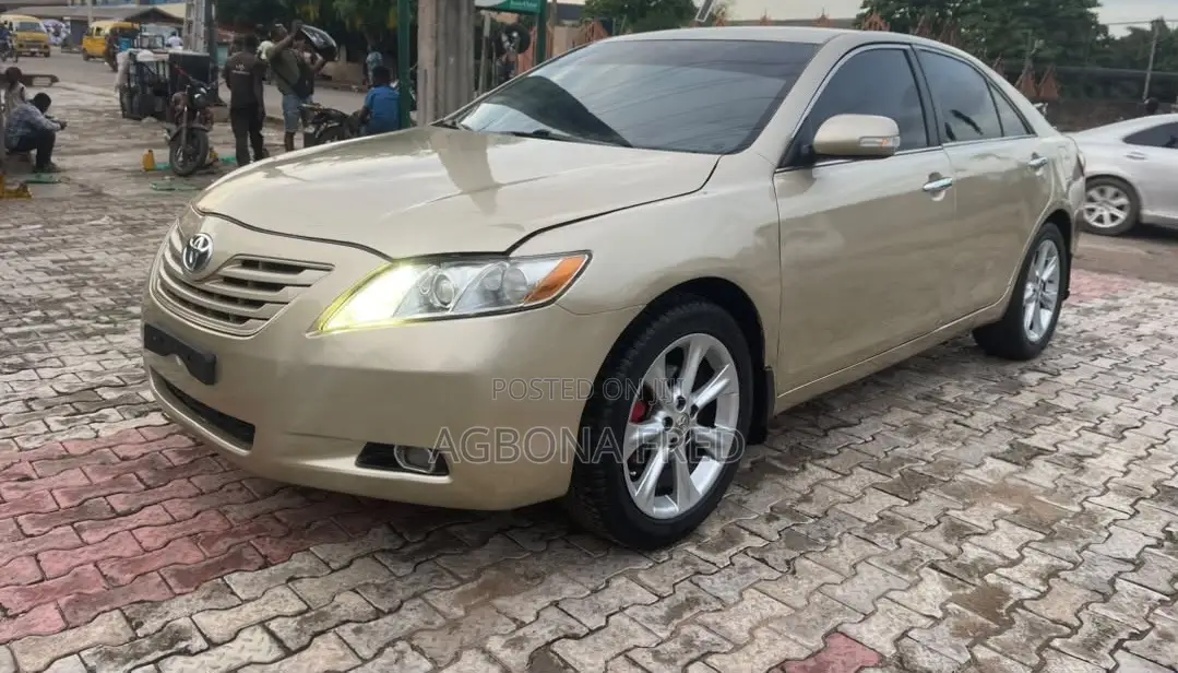 Toyota Camry 2008 Gold