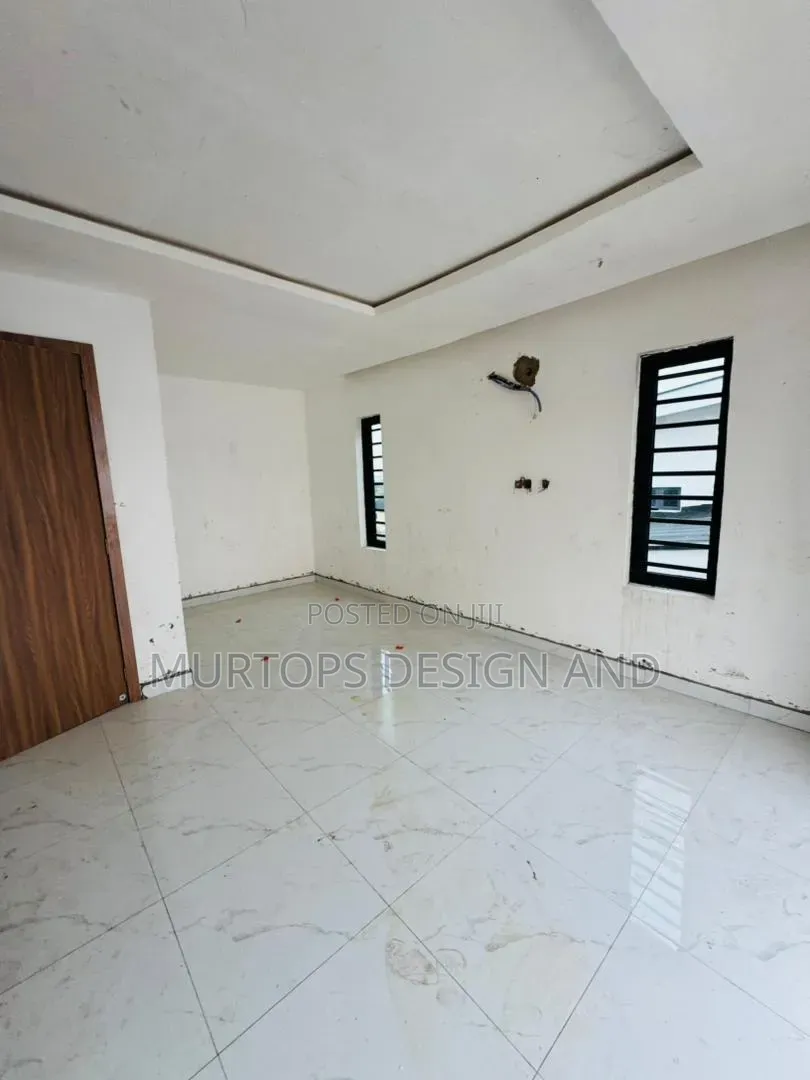 4bdrm Duplex in GRA Phase 1 for sale