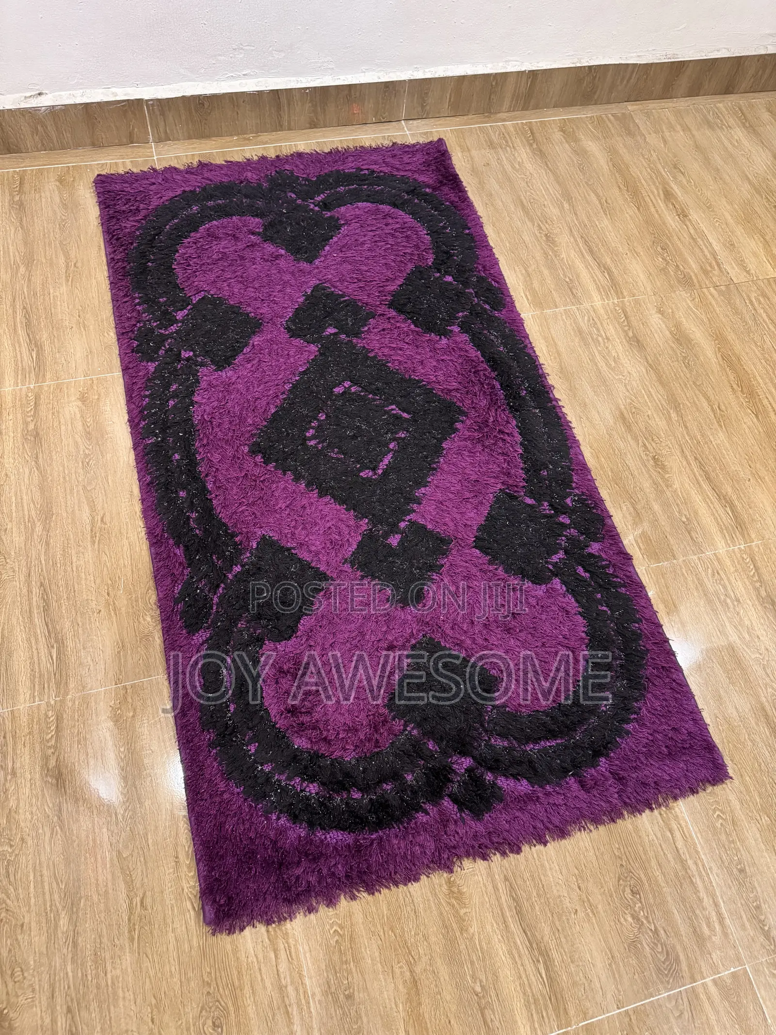 Neatly Used Center Rug
