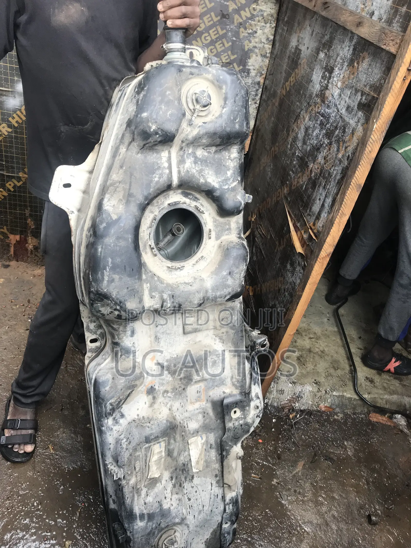Fuel Tank Land Rover Lr4