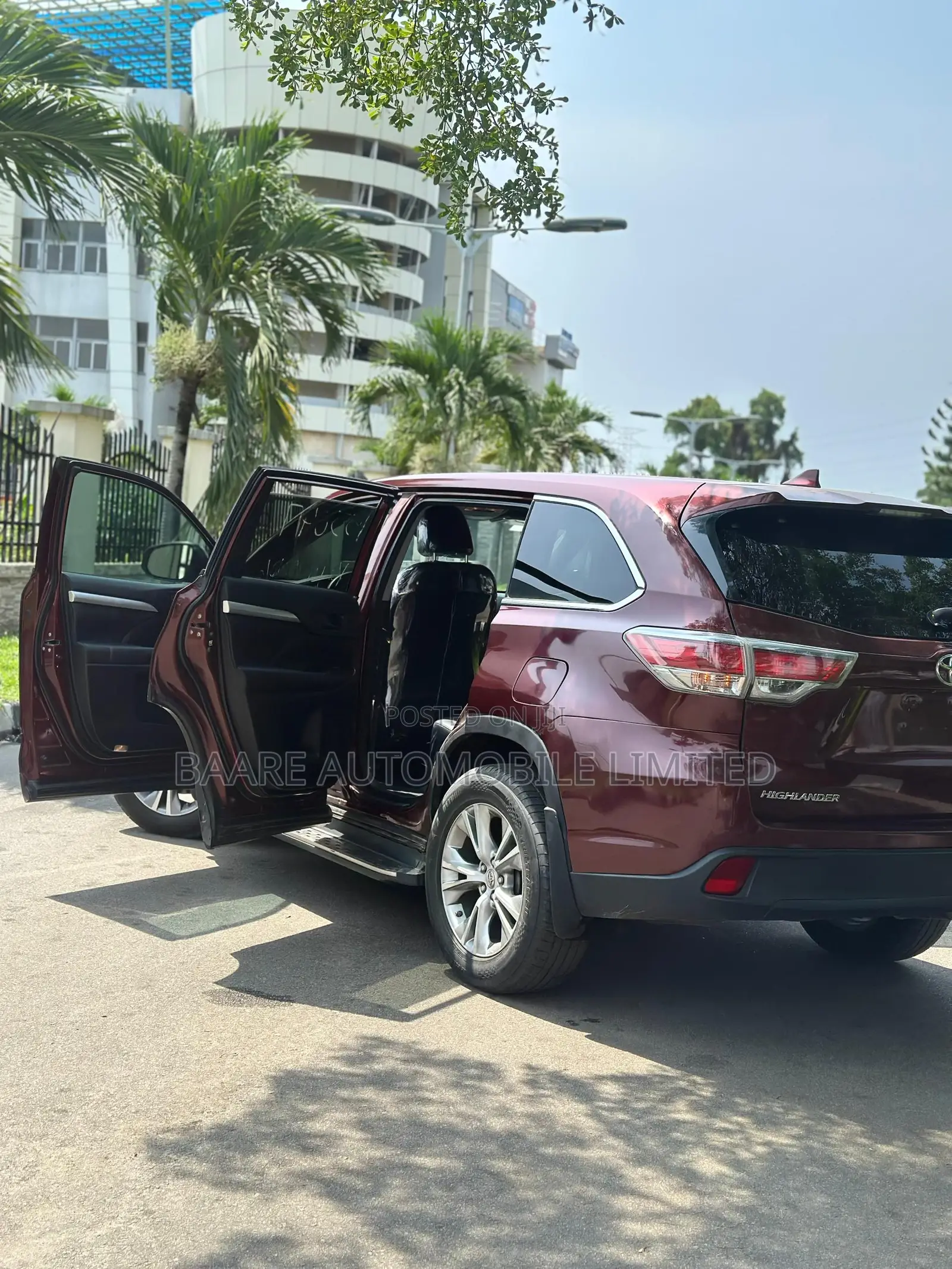 Toyota Highlander LE V6 4x2 (3.5L 6cyl 6A) 2016