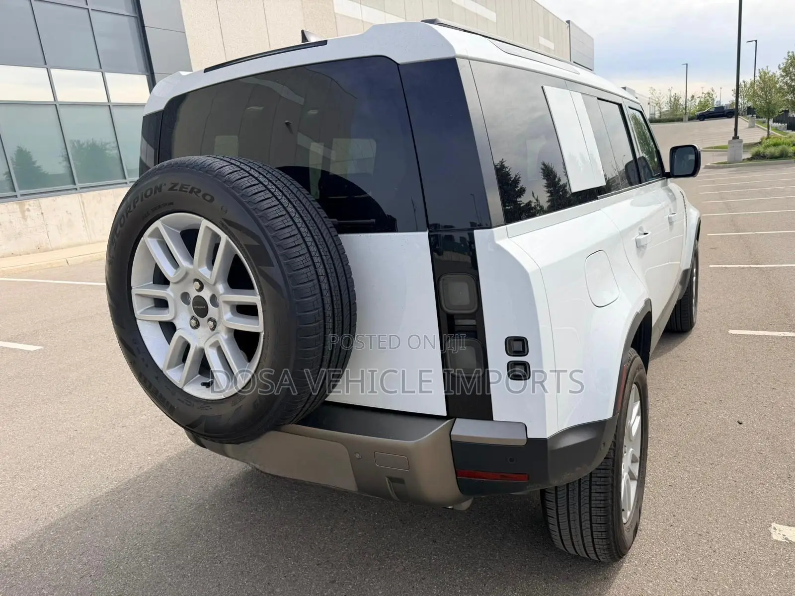 Land Rover Defender 110 P400 X-Dynamic SE 2025 White
