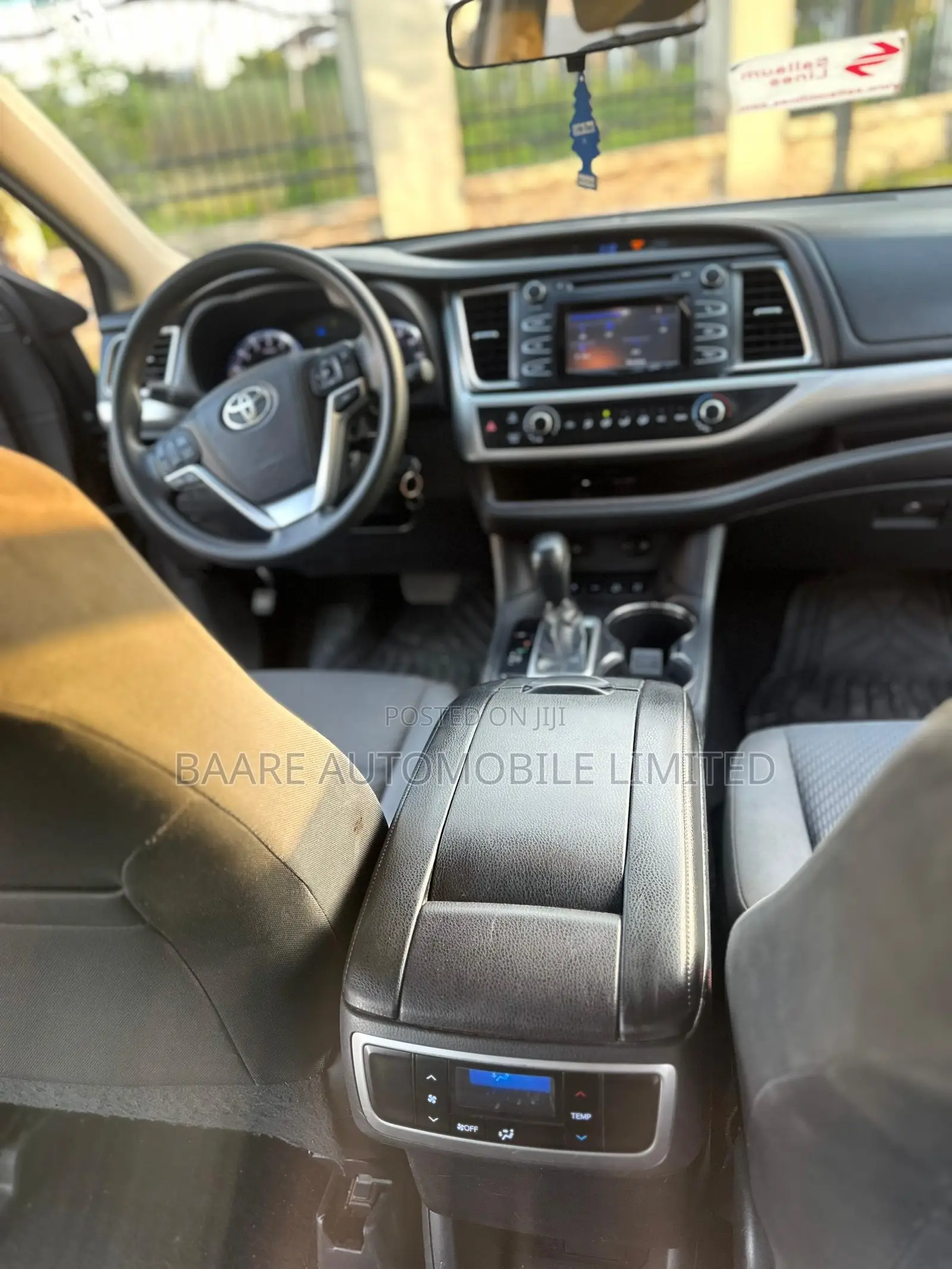 Toyota Highlander LE Plus 4dr SUV (3.5L 6cyl 6A) 2015 Gray