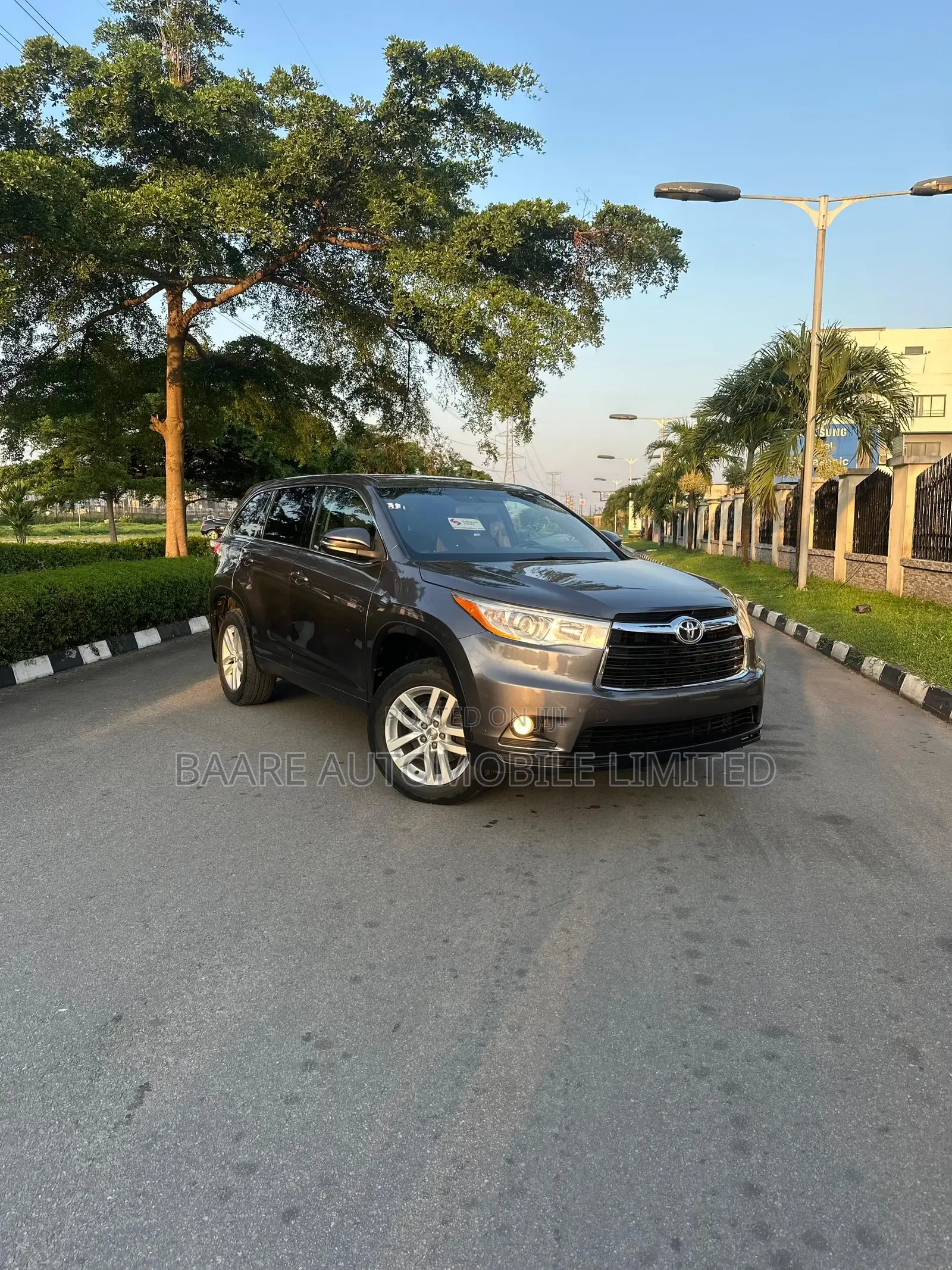 Toyota Highlander LE Plus 4dr SUV (3.5L 6cyl 6A) 2015 Gray