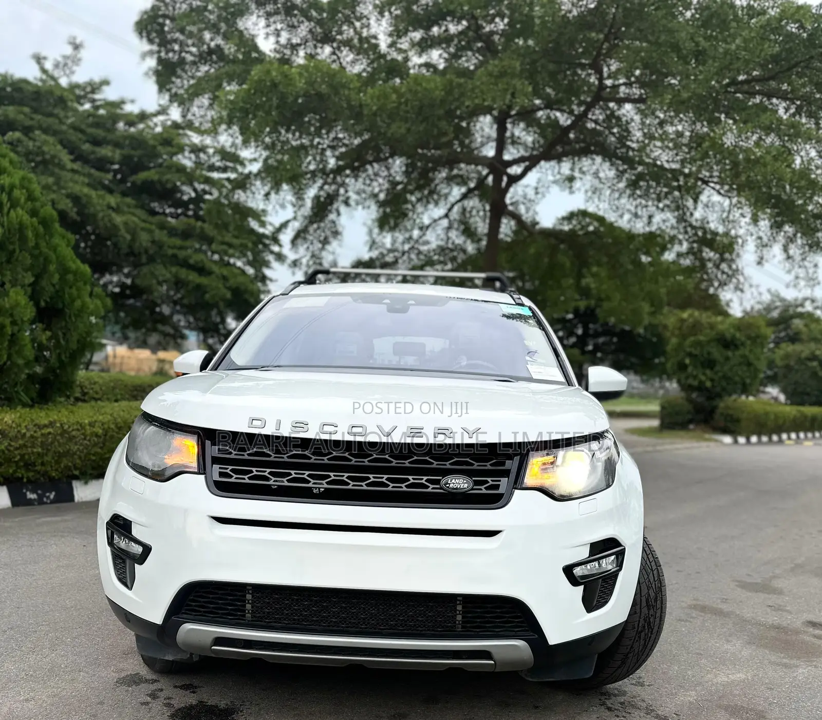 Land Rover Discovery 2015 White