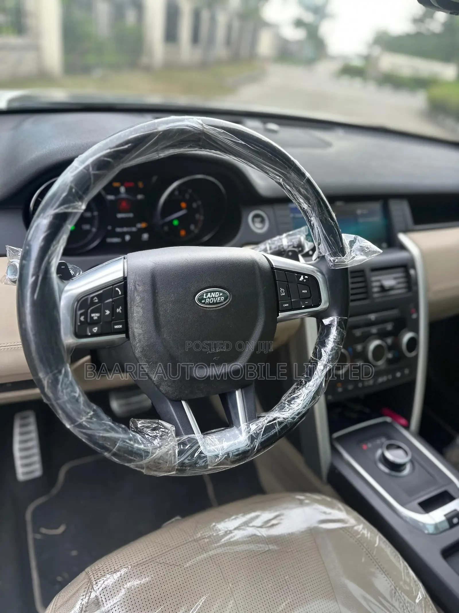 Land Rover Discovery 2015 White