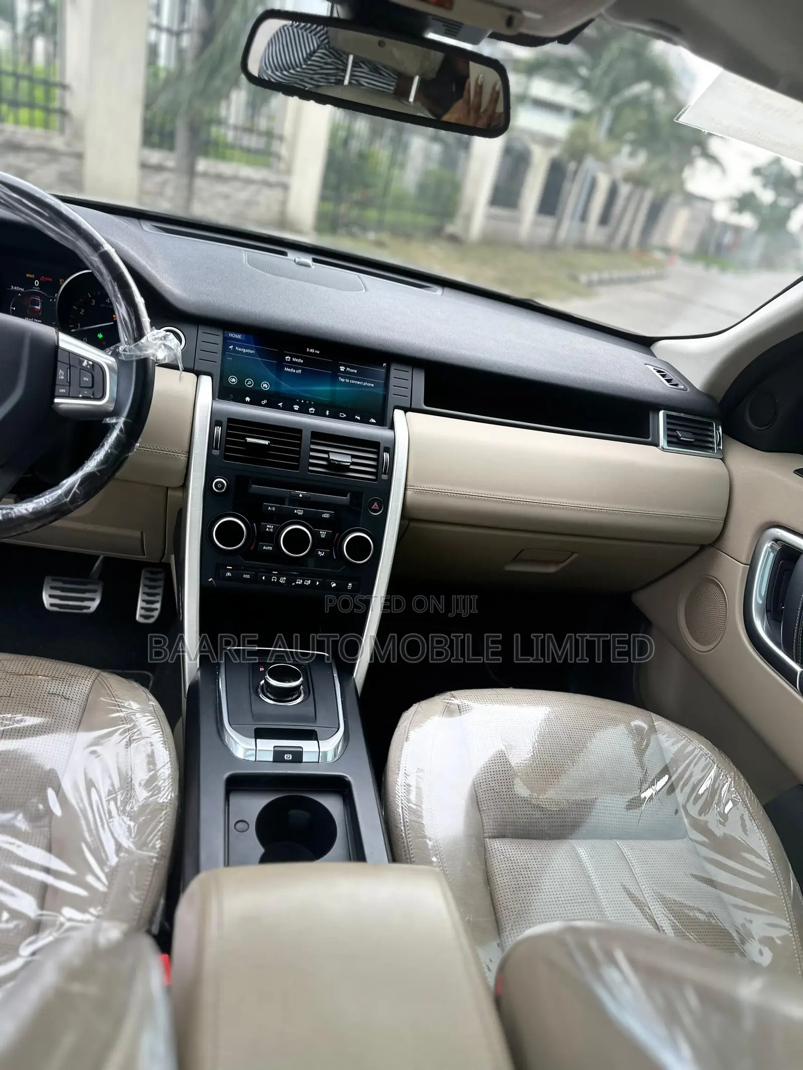 Land Rover Discovery 2015 White