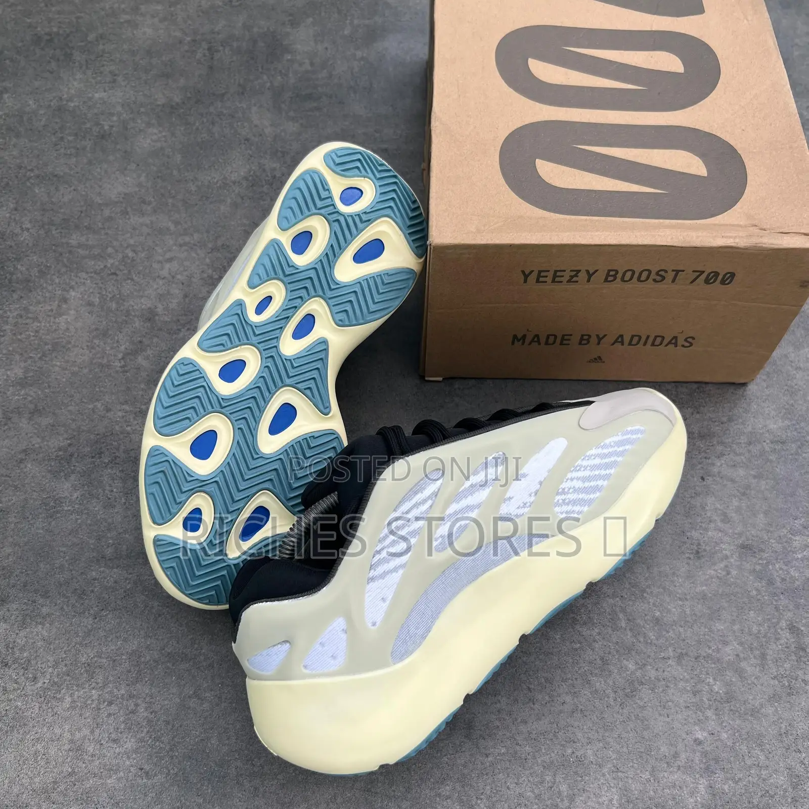 Adidas Yeezy Boost 700 V3 Alvah Sneakers