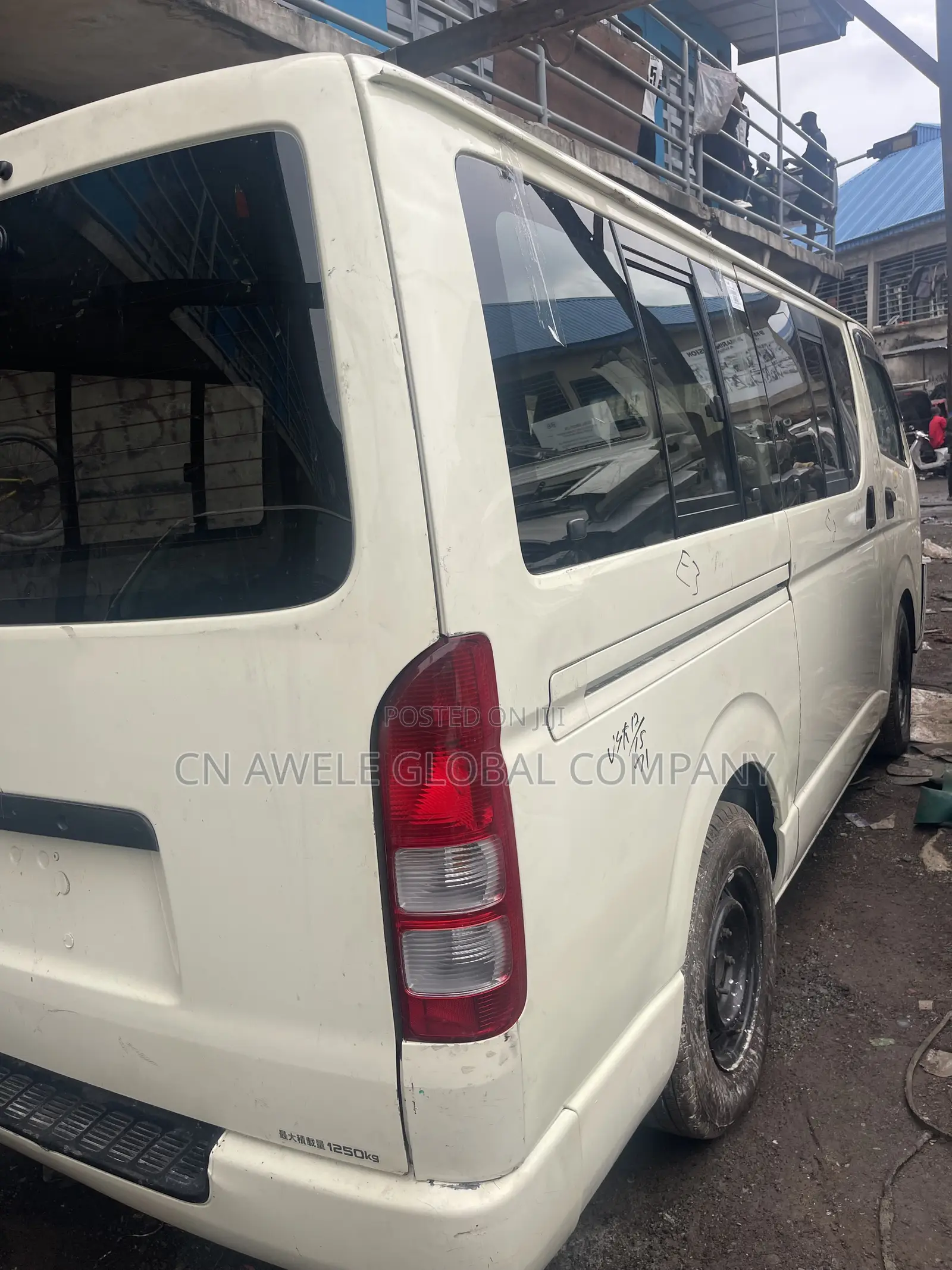 Toyota HiAce 2010 Black