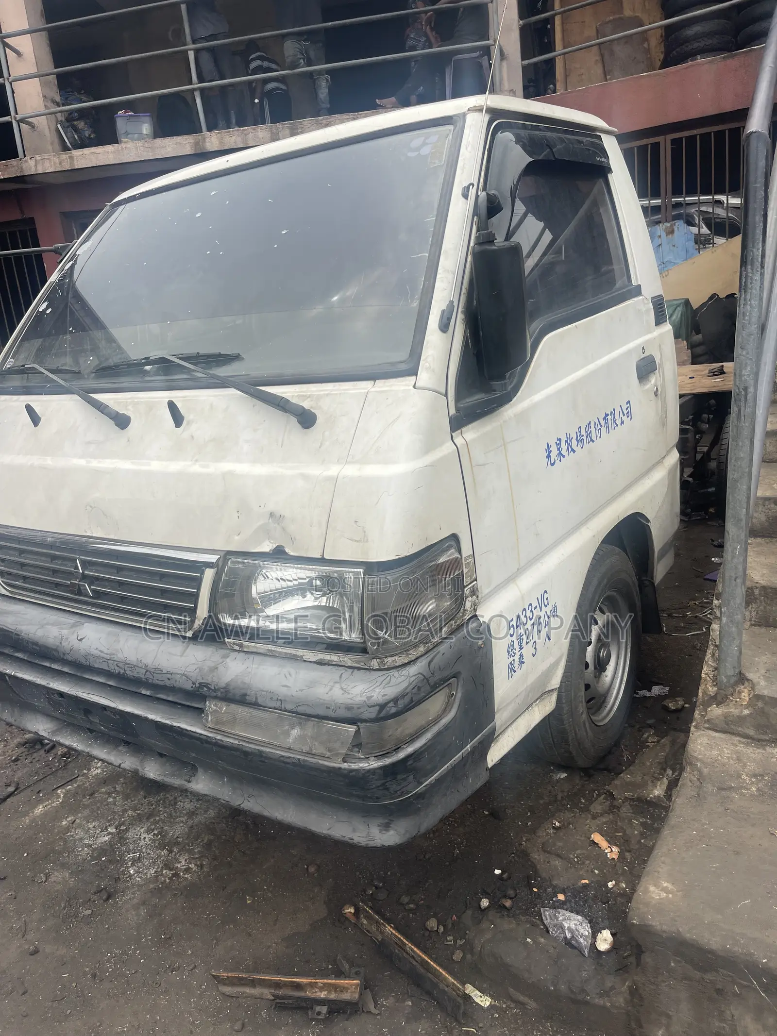 Mitsubishi Delica 2014 White