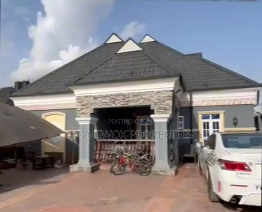 4bdrm Bungalow in Obio-Akpor for sale