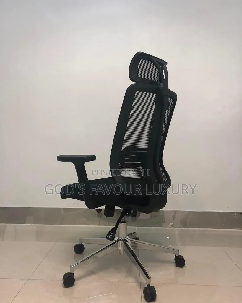 Ergonomic Office Swivel Mesh Chair.