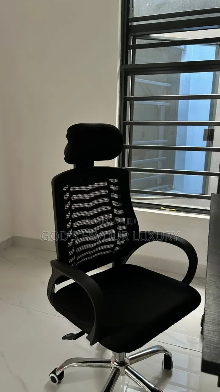 Ergonomic Office Swivel Mesh Chair.