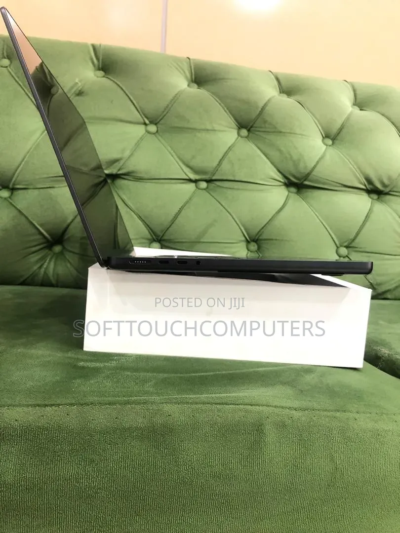 Laptop Apple MacBook Pro 2024 M4 Max 36GB Apple M4 Max SSD 1T