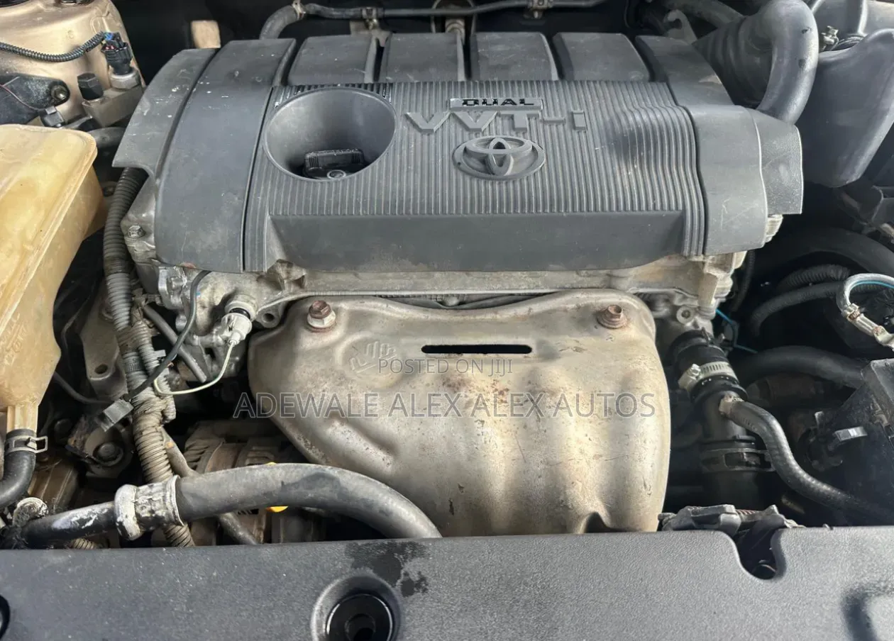 Toyota RAV4 2010 Gold