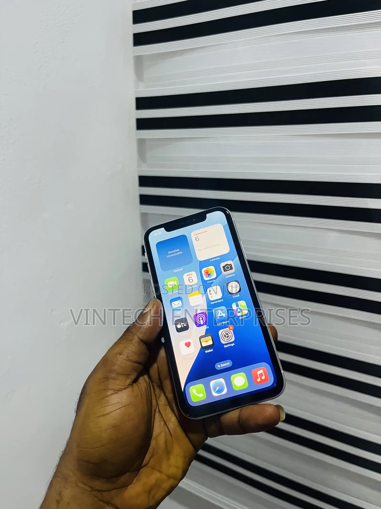 Apple iPhone XR 64 GB White