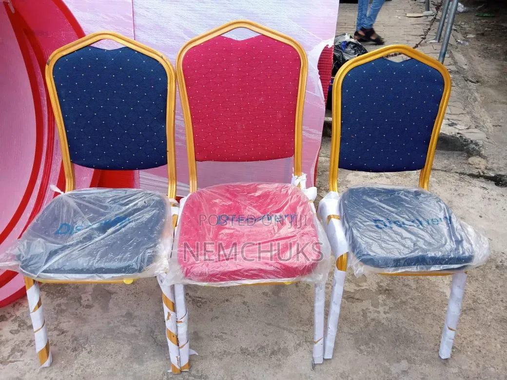 Durable Banquet Chairs With Gold Frame