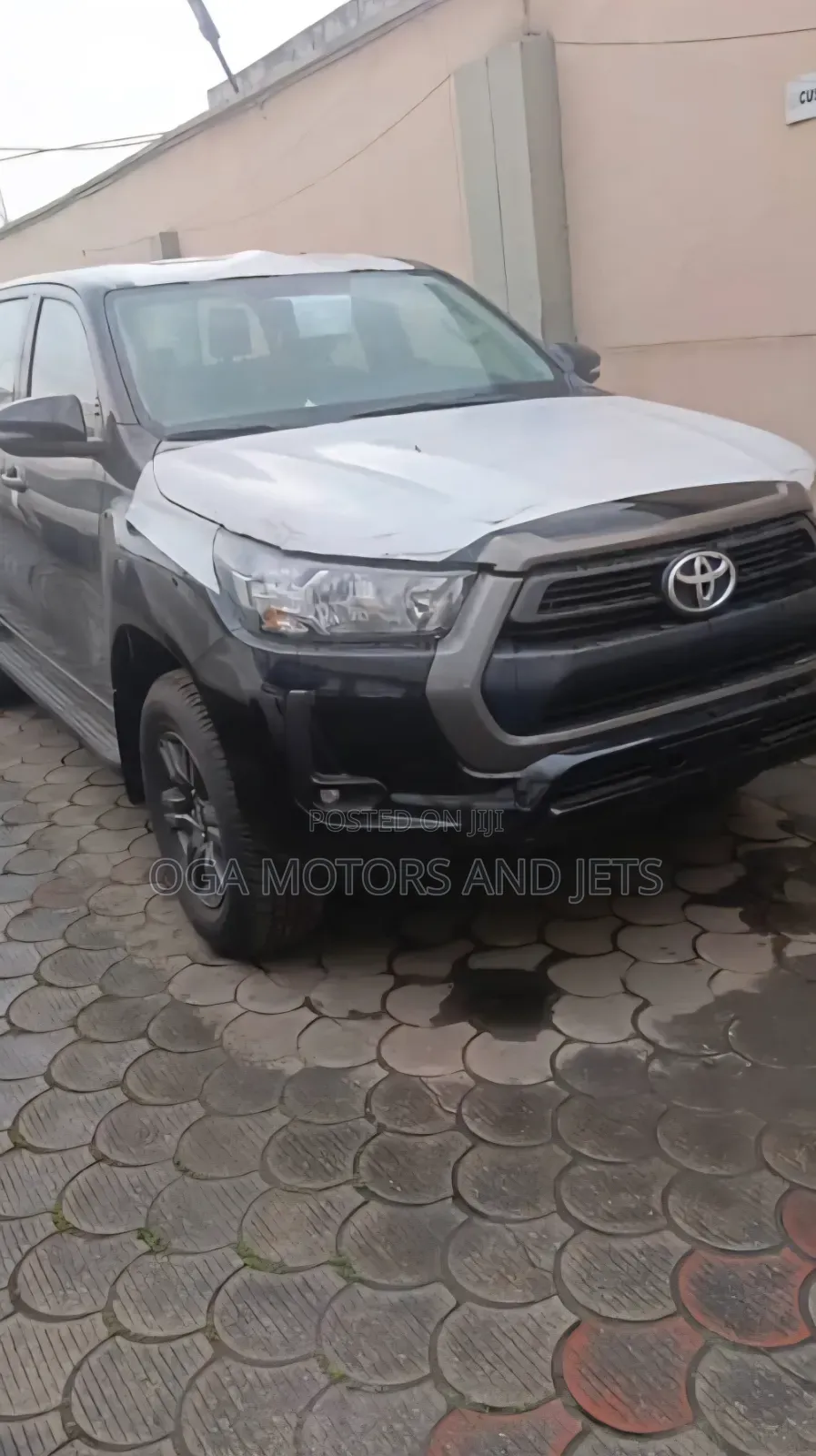 New Toyota Hilux 2025 Black