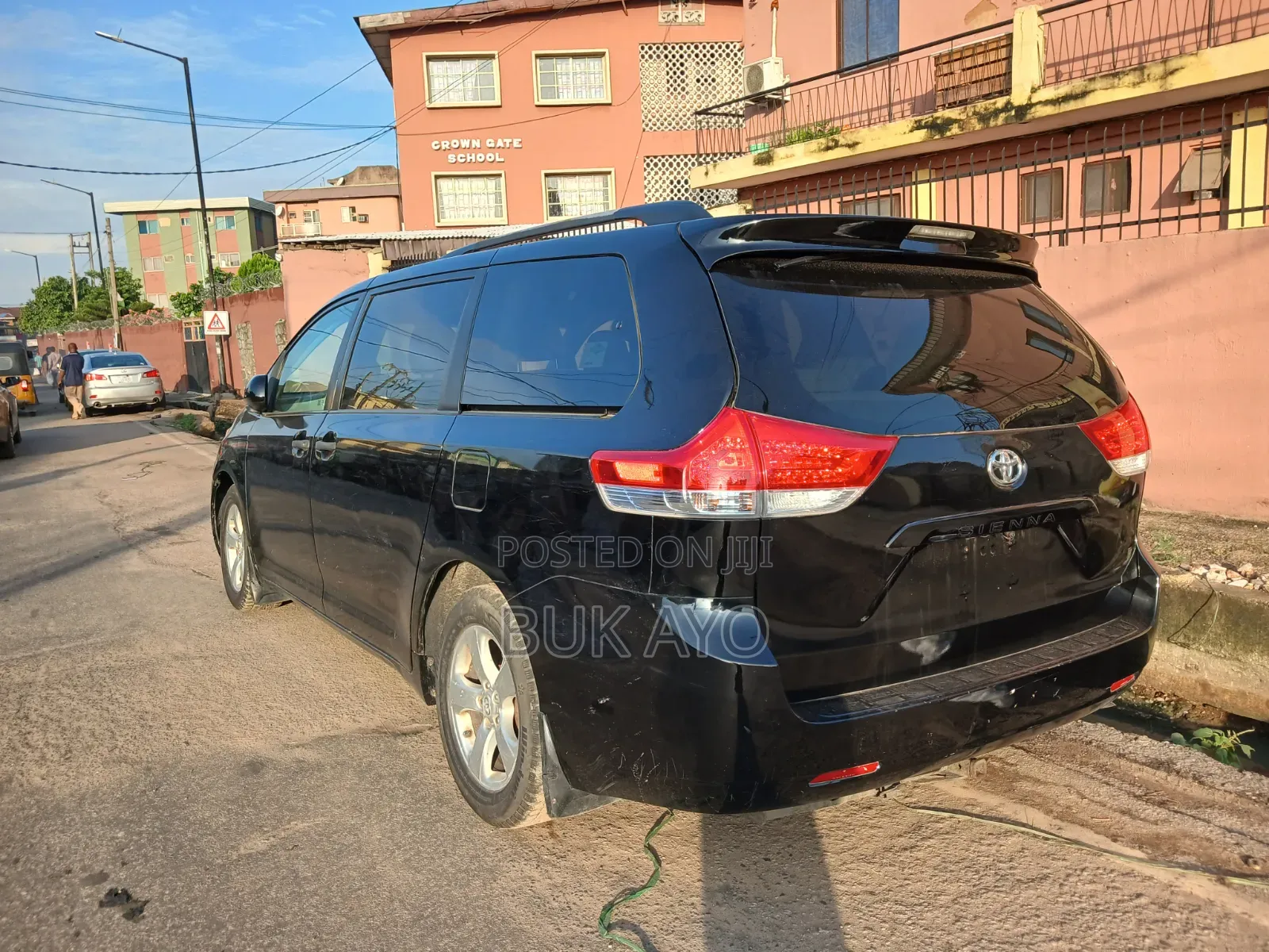 Toyota Sienna LE 7 Passenger (3.5L 6cyl 6A) 2016 Black