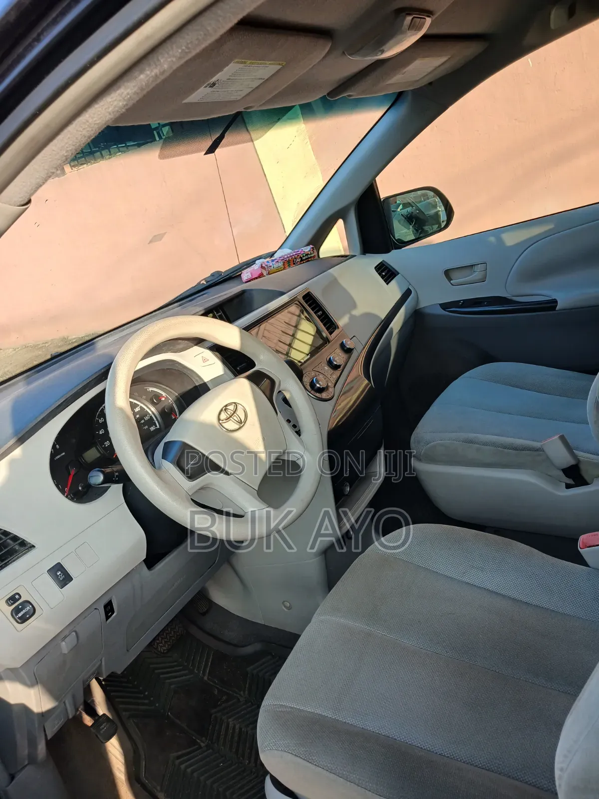 Toyota Sienna LE 7 Passenger (3.5L 6cyl 6A) 2016 Black